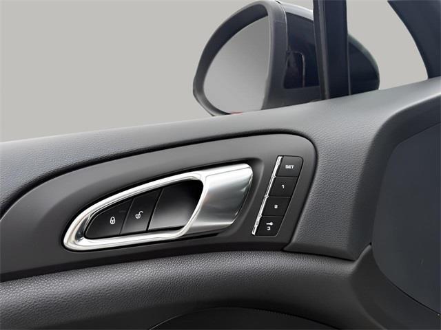 2013 Porsche Cayenne S Hybrid, available for sale in Stratford, Connecticut | Wiz Leasing Inc. Stratford, Connecticut 2013 Porsche Cayenne S Hybrid, available for sale in Stratford, Connecticut | Wiz Leasing Inc. Stratford, Connecticut