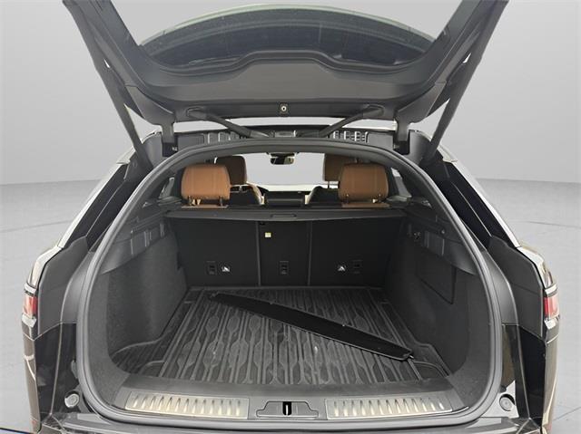 2019 Land Rover Range Rover Velar SE R-Dynamic, available for sale in Stratford, Connecticut | Wiz Leasing Inc. Stratford, Connecticut 2019 Land Rover Range Rover Velar SE R-Dynamic, available for sale in Stratford, Connecticut | Wiz Leasing Inc. Stratford, Connecticut