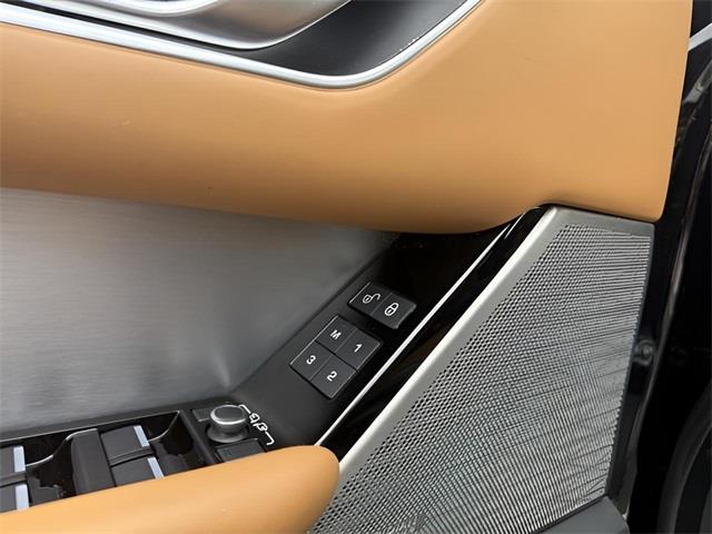 2019 Land Rover Range Rover Velar SE R-Dynamic, available for sale in Stratford, Connecticut | Wiz Leasing Inc. Stratford, Connecticut 2019 Land Rover Range Rover Velar SE R-Dynamic, available for sale in Stratford, Connecticut | Wiz Leasing Inc. Stratford, Connecticut
