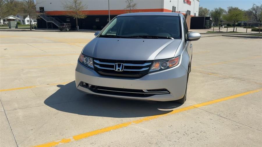 2016 Honda Odyssey SE photo 3