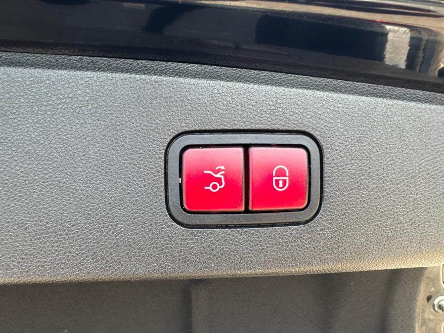 2014 Mercedes-Benz E-Class 4dr Sdn E550 Sport 4MATIC, available for sale in South Windsor, Connecticut | Mike And Tony Auto Sales, Inc. South Windsor, Connecticut 2014 Mercedes-Benz E-Class 4dr Sdn E550 Sport 4MATIC, available for sale in South Windsor, Connecticut | Mike And Tony Auto Sales, Inc. South Windsor, Connecticut