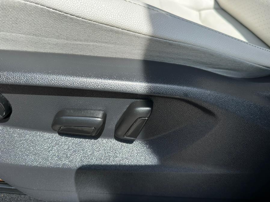 2019 Volkswagen Tiguan 2.0T SEL 4MOTION, available for sale in South Windsor, Connecticut | Mike And Tony Auto Sales, Inc. South Windsor, Connecticut 2019 Volkswagen Tiguan 2.0T SEL 4MOTION, available for sale in South Windsor, Connecticut | Mike And Tony Auto Sales, Inc. South Windsor, Connecticut