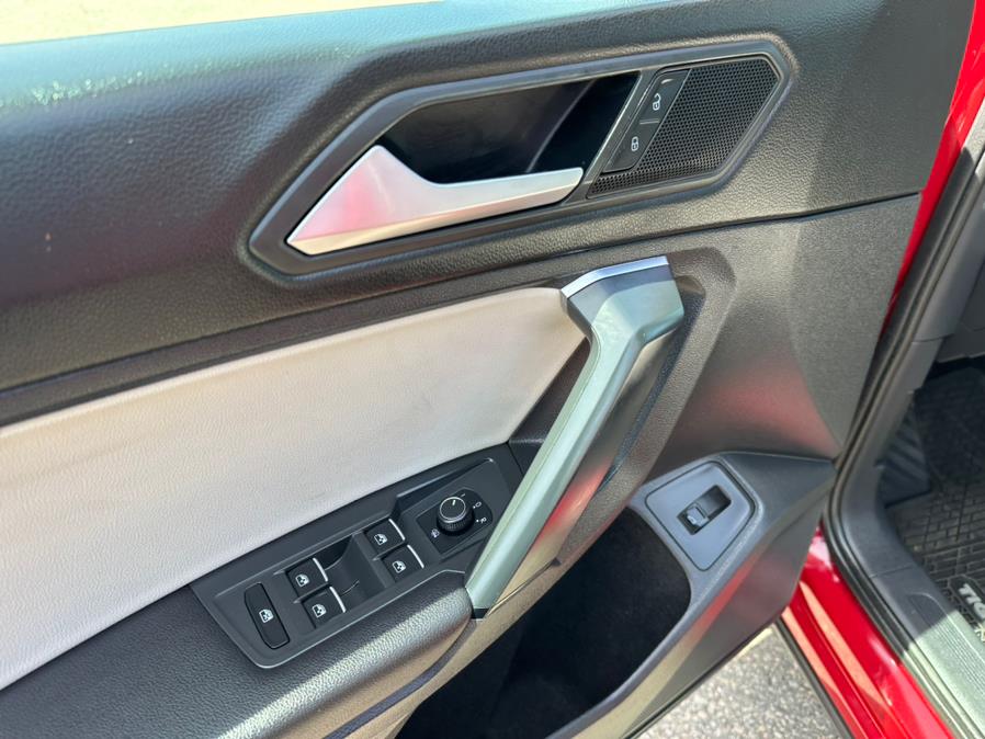 2019 Volkswagen Tiguan 2.0T SEL 4MOTION, available for sale in South Windsor, Connecticut | Mike And Tony Auto Sales, Inc. South Windsor, Connecticut 2019 Volkswagen Tiguan 2.0T SEL 4MOTION, available for sale in South Windsor, Connecticut | Mike And Tony Auto Sales, Inc. South Windsor, Connecticut