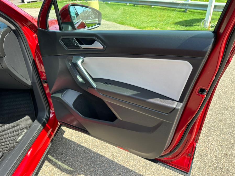 2019 Volkswagen Tiguan 2.0T SEL 4MOTION, available for sale in South Windsor, Connecticut | Mike And Tony Auto Sales, Inc. South Windsor, Connecticut 2019 Volkswagen Tiguan 2.0T SEL 4MOTION, available for sale in South Windsor, Connecticut | Mike And Tony Auto Sales, Inc. South Windsor, Connecticut