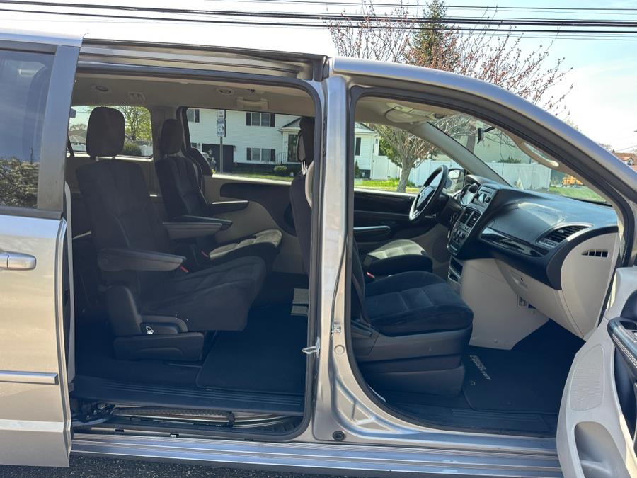 2016 Dodge Grand Caravan 4dr Wgn SE, available for sale in Copiague, New York | Great Deal Motors. Copiague, New York 2016 Dodge Grand Caravan 4dr Wgn SE, available for sale in Copiague, New York | Great Deal Motors. Copiague, New York
