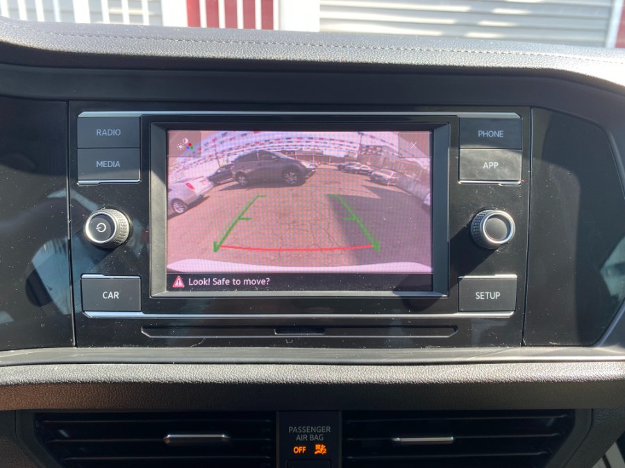 2019 Volkswagen Jetta SE Auto w/SULEV, available for sale in Paterson, New Jersey | DZ Automall. Paterson, New Jersey 2019 Volkswagen Jetta SE Auto w/SULEV, available for sale in Paterson, New Jersey | DZ Automall. Paterson, New Jersey