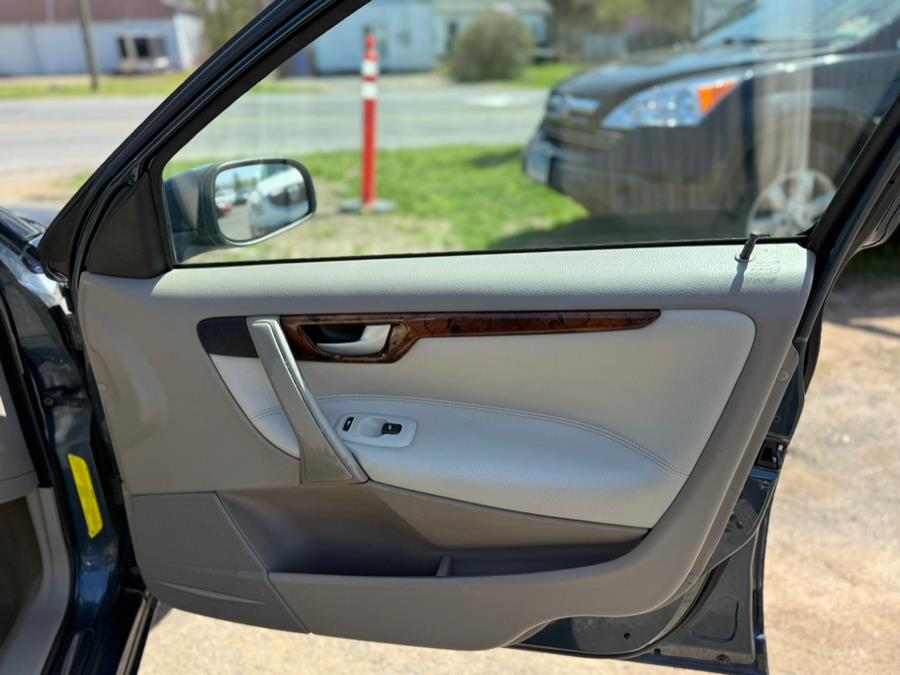 2006 Volvo S60 2.5L Turbo AWD Auto w/Sunroof, available for sale in East Windsor, Connecticut | STS Automotive. East Windsor, Connecticut 2006 Volvo S60 2.5L Turbo AWD Auto w/Sunroof, available for sale in East Windsor, Connecticut | STS Automotive. East Windsor, Connecticut