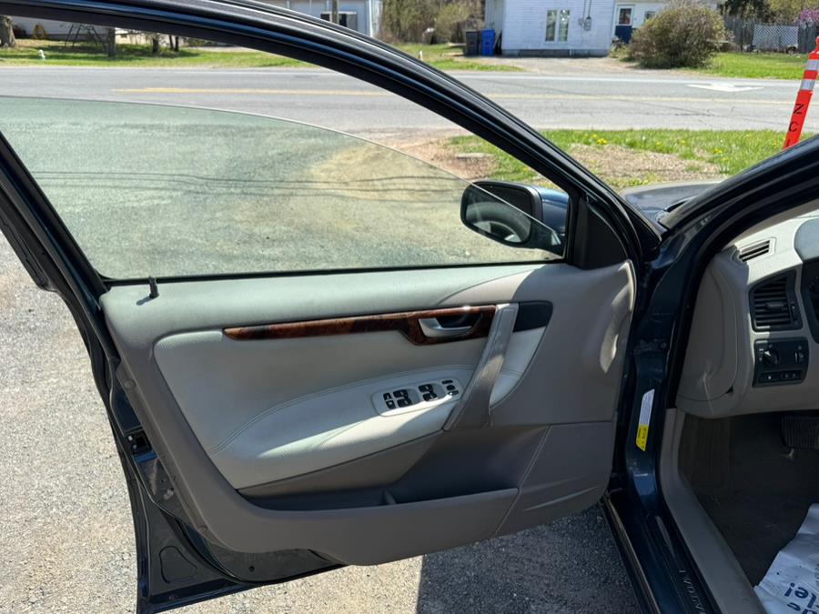 2006 Volvo S60 2.5L Turbo AWD Auto w/Sunroof, available for sale in East Windsor, Connecticut | STS Automotive. East Windsor, Connecticut 2006 Volvo S60 2.5L Turbo AWD Auto w/Sunroof, available for sale in East Windsor, Connecticut | STS Automotive. East Windsor, Connecticut
