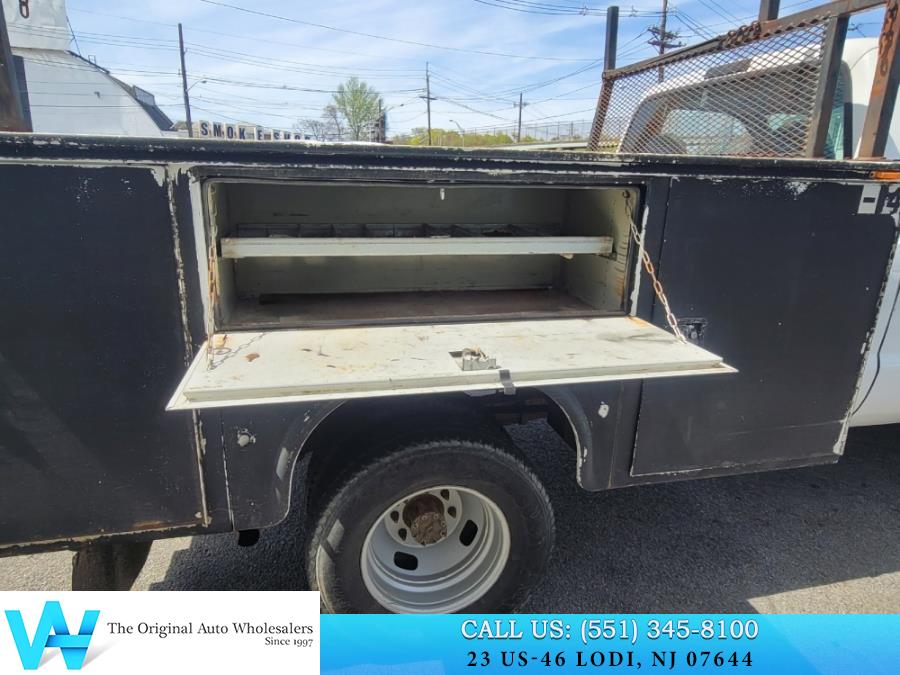 2005 Ford Super Duty F-350 DRW Reg Cab 141" WB 60" CA XL 4WD, available for sale in Lodi, New Jersey | AW Auto & Truck Wholesalers, Inc. Lodi, New Jersey 2005 Ford Super Duty F-350 DRW Reg Cab 141" WB 60" CA XL 4WD, available for sale in Lodi, New Jersey | AW Auto & Truck Wholesalers, Inc. Lodi, New Jersey
