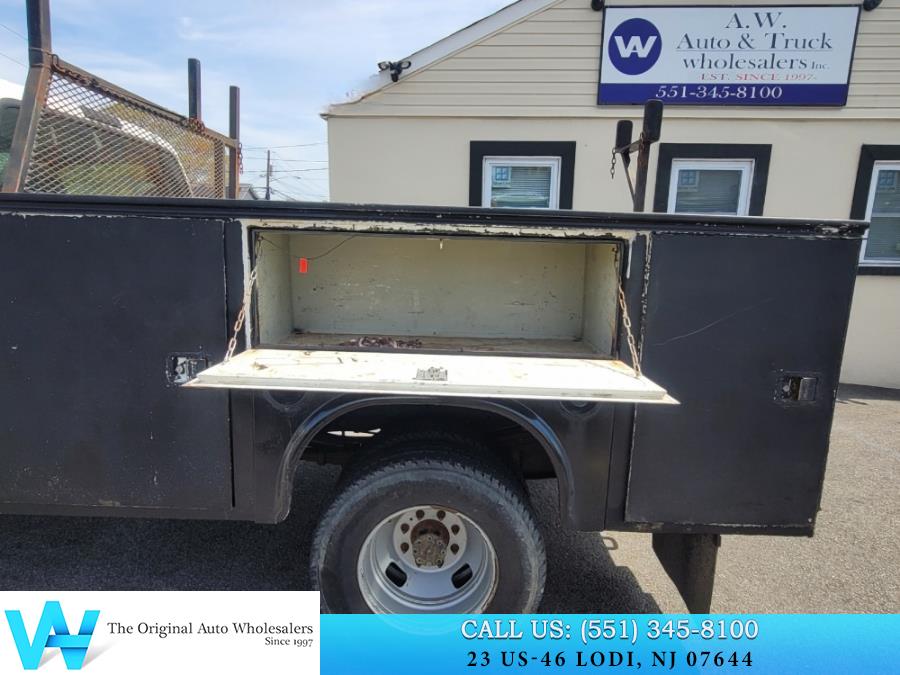 2005 Ford Super Duty F-350 DRW Reg Cab 141" WB 60" CA XL 4WD, available for sale in Lodi, New Jersey | AW Auto & Truck Wholesalers, Inc. Lodi, New Jersey 2005 Ford Super Duty F-350 DRW Reg Cab 141" WB 60" CA XL 4WD, available for sale in Lodi, New Jersey | AW Auto & Truck Wholesalers, Inc. Lodi, New Jersey