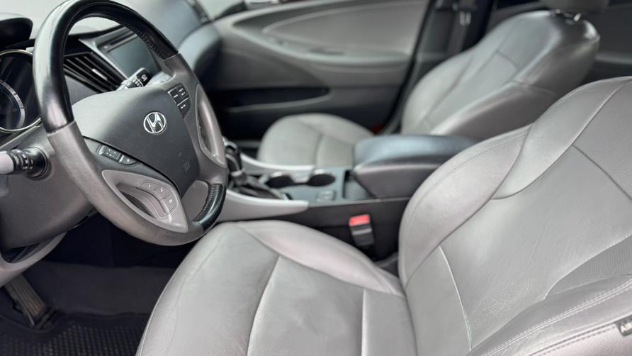 2013 Hyundai Sonata 4dr Sdn 2.4L Auto Limited, available for sale in Tustin, California | Carox LLC. Tustin, California 2013 Hyundai Sonata 4dr Sdn 2.4L Auto Limited, available for sale in Tustin, California | Carox LLC. Tustin, California