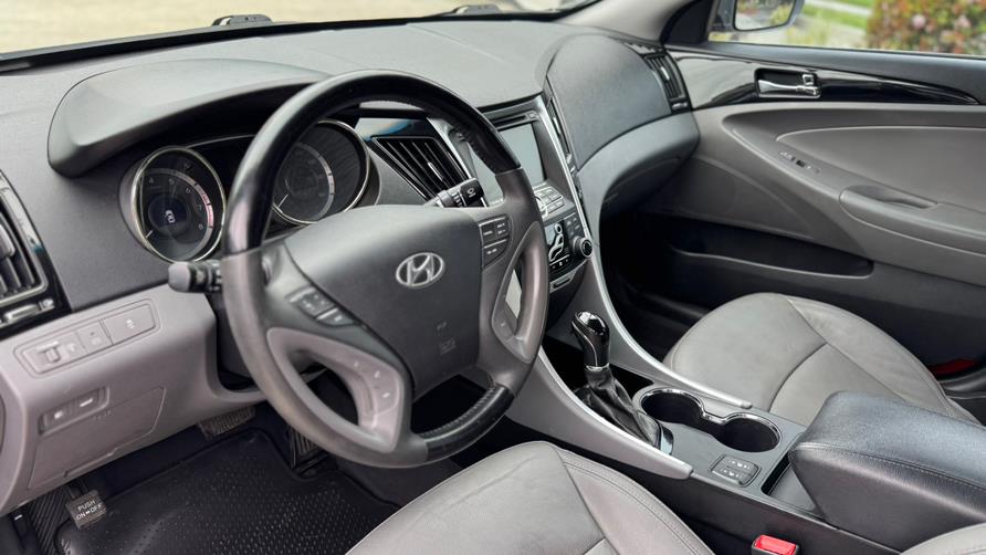 2013 Hyundai Sonata 4dr Sdn 2.4L Auto Limited, available for sale in Tustin, California | Carox LLC. Tustin, California 2013 Hyundai Sonata 4dr Sdn 2.4L Auto Limited, available for sale in Tustin, California | Carox LLC. Tustin, California