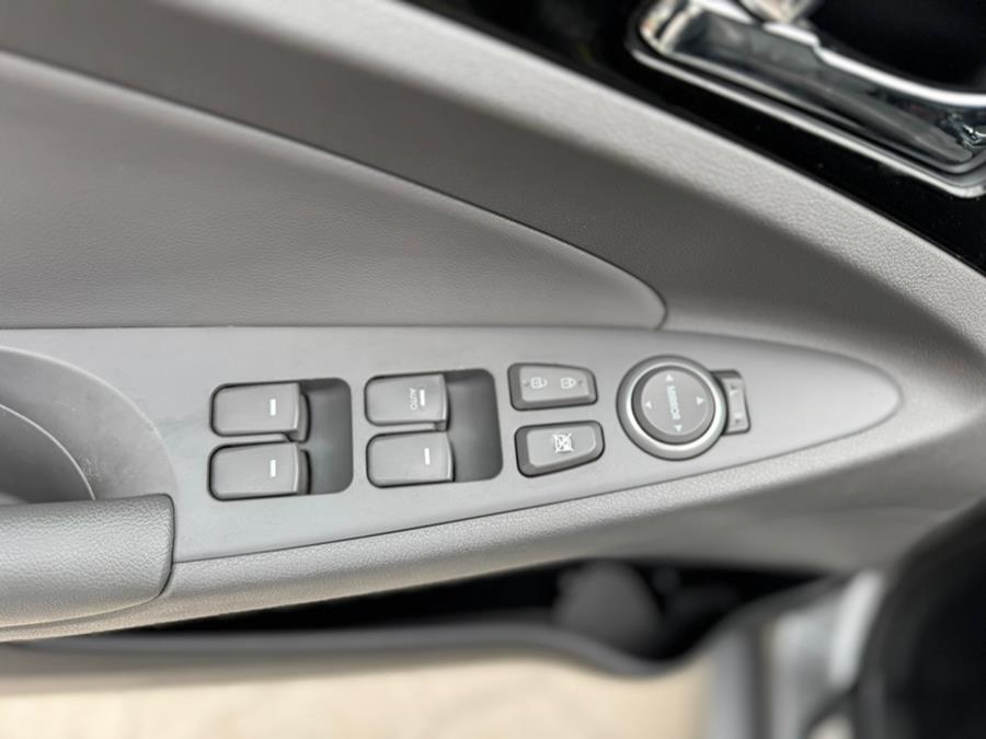 2013 Hyundai Sonata 4dr Sdn 2.4L Auto Limited, available for sale in Tustin, California | Carox LLC. Tustin, California 2013 Hyundai Sonata 4dr Sdn 2.4L Auto Limited, available for sale in Tustin, California | Carox LLC. Tustin, California