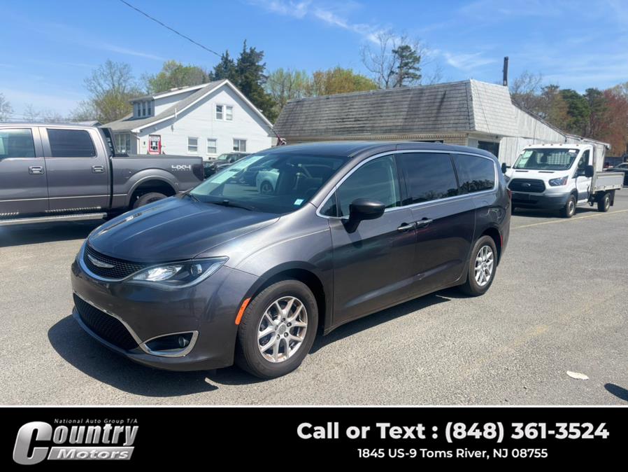 Used 2017 Chrysler Pacifica in Toms River, New Jersey | Country Motors. Toms River, New Jersey