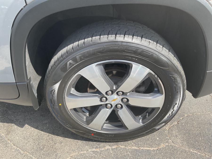 2018 Chevrolet Traverse AWD 4dr LT Leather w/3LT, available for sale in Waterbury, Connecticut | Jim Juliani Motors. Waterbury, Connecticut 2018 Chevrolet Traverse AWD 4dr LT Leather w/3LT, available for sale in Waterbury, Connecticut | Jim Juliani Motors. Waterbury, Connecticut