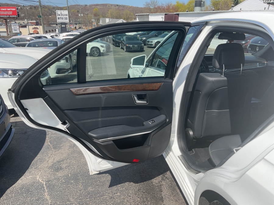 2015 Mercedes-Benz E-Class 4dr Sdn E 350 Luxury 4MATIC, available for sale in Waterbury, Connecticut | Jim Juliani Motors. Waterbury, Connecticut 2015 Mercedes-Benz E-Class 4dr Sdn E 350 Luxury 4MATIC, available for sale in Waterbury, Connecticut | Jim Juliani Motors. Waterbury, Connecticut
