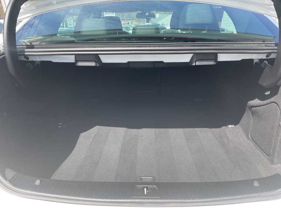 2015 Mercedes-Benz E-Class 4dr Sdn E 350 Luxury 4MATIC, available for sale in Waterbury, Connecticut | Jim Juliani Motors. Waterbury, Connecticut 2015 Mercedes-Benz E-Class 4dr Sdn E 350 Luxury 4MATIC, available for sale in Waterbury, Connecticut | Jim Juliani Motors. Waterbury, Connecticut