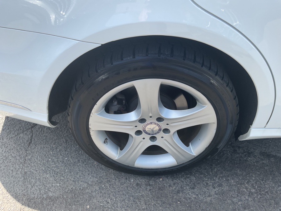 2015 Mercedes-Benz E-Class 4dr Sdn E 350 Luxury 4MATIC, available for sale in Waterbury, Connecticut | Jim Juliani Motors. Waterbury, Connecticut 2015 Mercedes-Benz E-Class 4dr Sdn E 350 Luxury 4MATIC, available for sale in Waterbury, Connecticut | Jim Juliani Motors. Waterbury, Connecticut