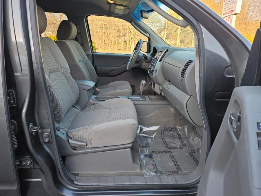 2009 Nissan Frontier 4WD Crew Cab LWB Auto SE, available for sale in East Windsor, Connecticut | Toro Auto. East Windsor, Connecticut 2009 Nissan Frontier 4WD Crew Cab LWB Auto SE, available for sale in East Windsor, Connecticut | Toro Auto. East Windsor, Connecticut