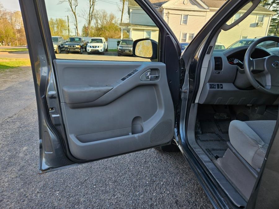2009 Nissan Frontier 4WD Crew Cab LWB Auto SE, available for sale in East Windsor, Connecticut | Toro Auto. East Windsor, Connecticut 2009 Nissan Frontier 4WD Crew Cab LWB Auto SE, available for sale in East Windsor, Connecticut | Toro Auto. East Windsor, Connecticut