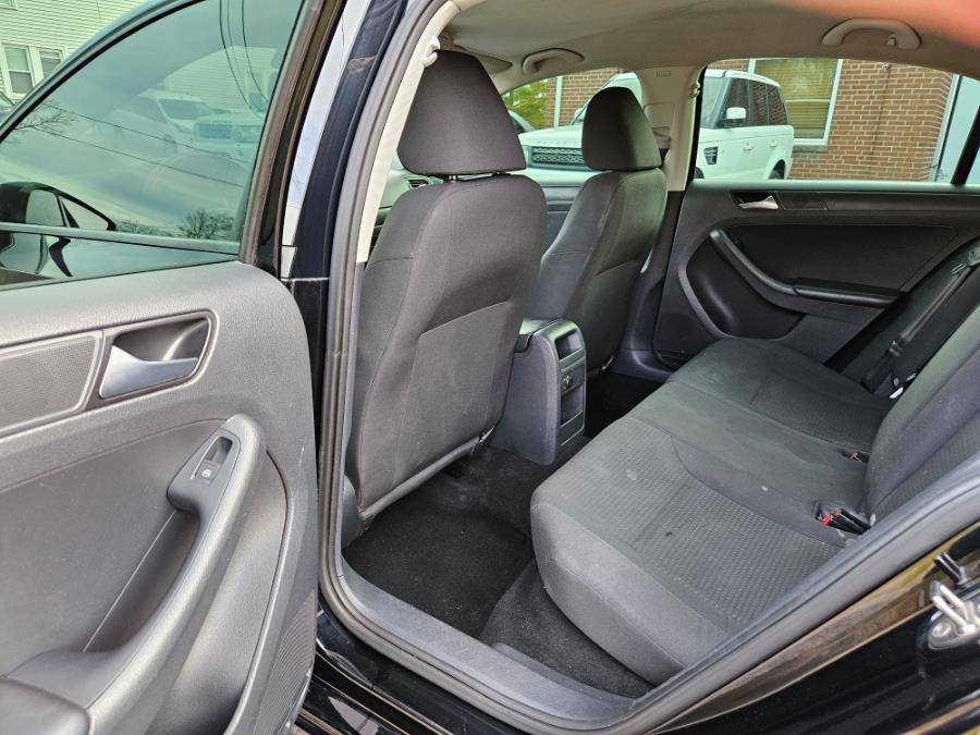 2015 Volkswagen Jetta Sedan 4dr Auto 2.0L SE, available for sale in East Windsor, Connecticut | Toro Auto. East Windsor, Connecticut 2015 Volkswagen Jetta Sedan 4dr Auto 2.0L SE, available for sale in East Windsor, Connecticut | Toro Auto. East Windsor, Connecticut