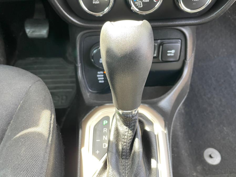 2017 Jeep Renegade Latitude 4x4, available for sale in North Branford, Connecticut | CarHavn. North Branford, Connecticut 2017 Jeep Renegade Latitude 4x4, available for sale in North Branford, Connecticut | CarHavn. North Branford, Connecticut