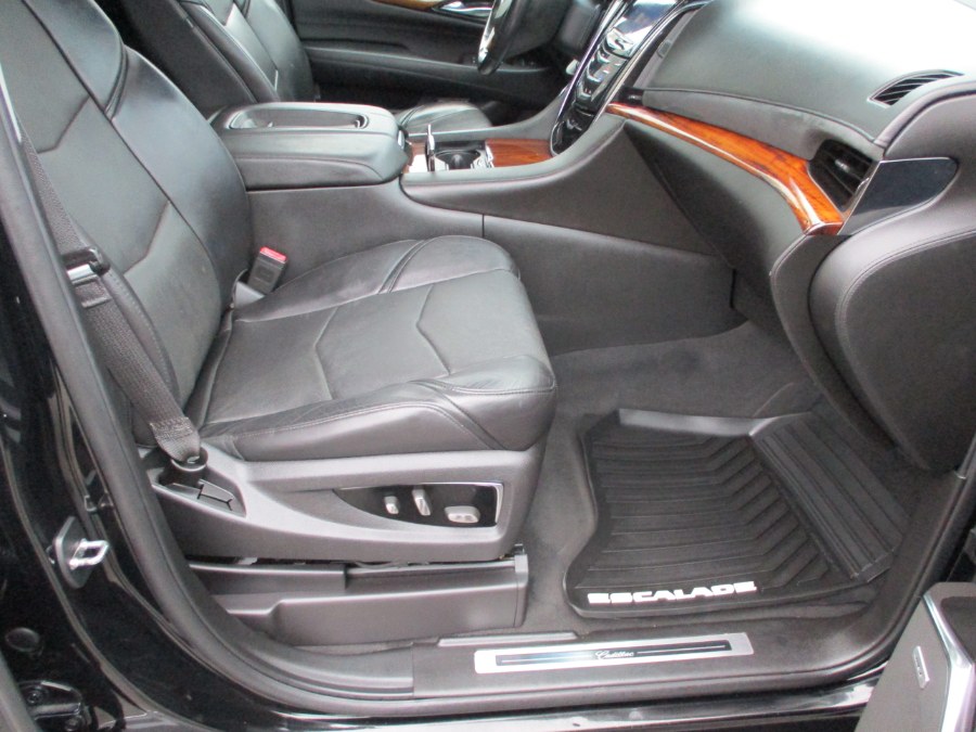 2015 Cadillac Escalade ESV 4WD 4dr Luxury, available for sale in Suffield, Connecticut | Suffield Auto LLC. Suffield, Connecticut 2015 Cadillac Escalade ESV 4WD 4dr Luxury, available for sale in Suffield, Connecticut | Suffield Auto LLC. Suffield, Connecticut