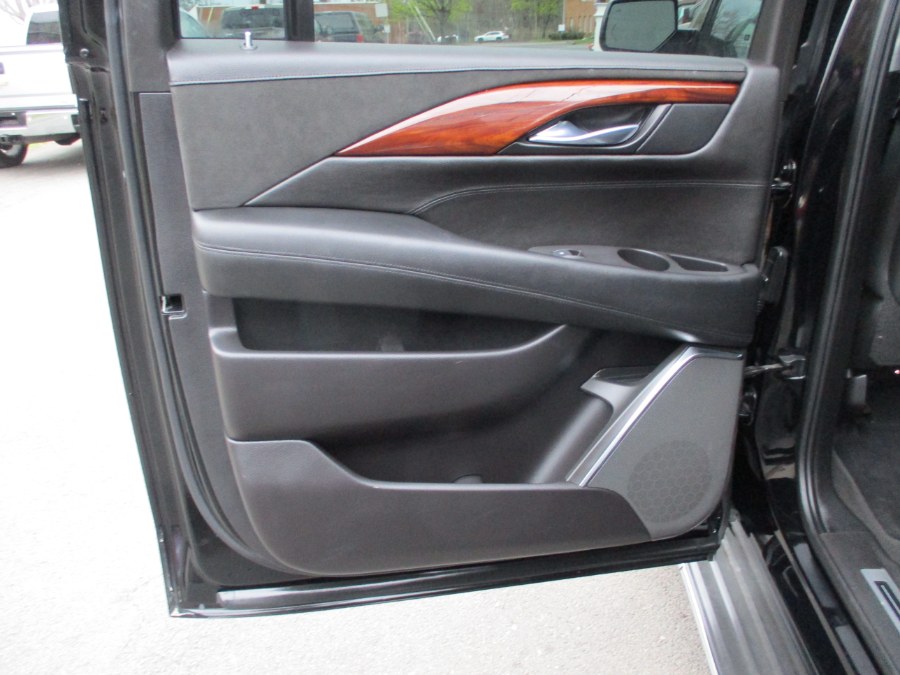 2015 Cadillac Escalade ESV 4WD 4dr Luxury, available for sale in Suffield, Connecticut | Suffield Auto LLC. Suffield, Connecticut 2015 Cadillac Escalade ESV 4WD 4dr Luxury, available for sale in Suffield, Connecticut | Suffield Auto LLC. Suffield, Connecticut