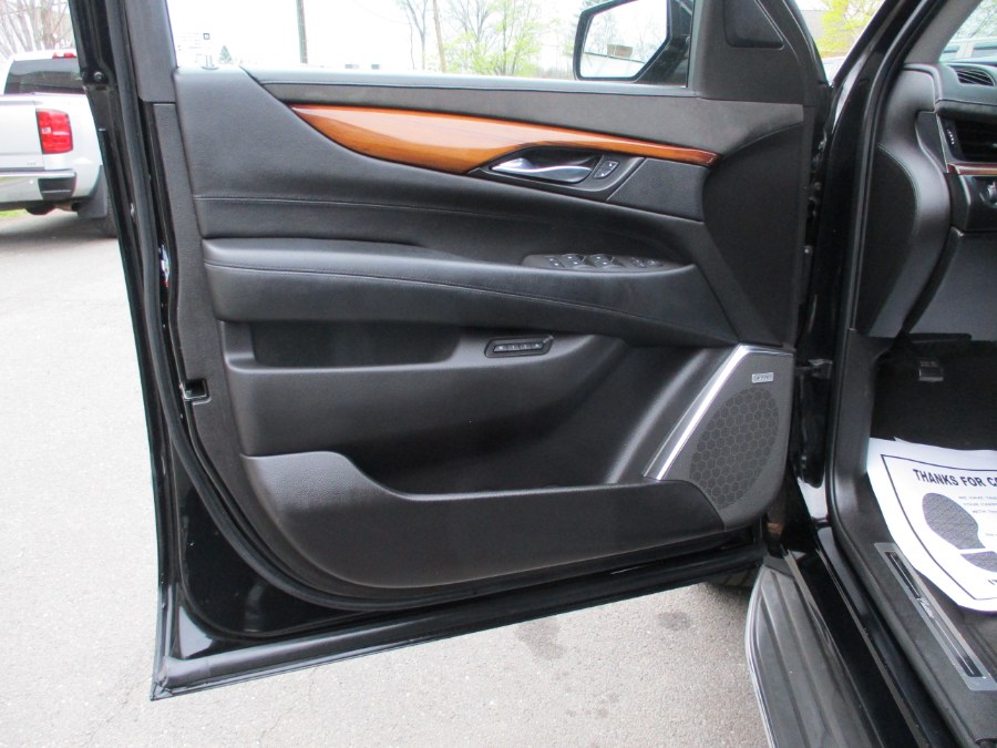 2015 Cadillac Escalade ESV 4WD 4dr Luxury, available for sale in Suffield, Connecticut | Suffield Auto LLC. Suffield, Connecticut 2015 Cadillac Escalade ESV 4WD 4dr Luxury, available for sale in Suffield, Connecticut | Suffield Auto LLC. Suffield, Connecticut