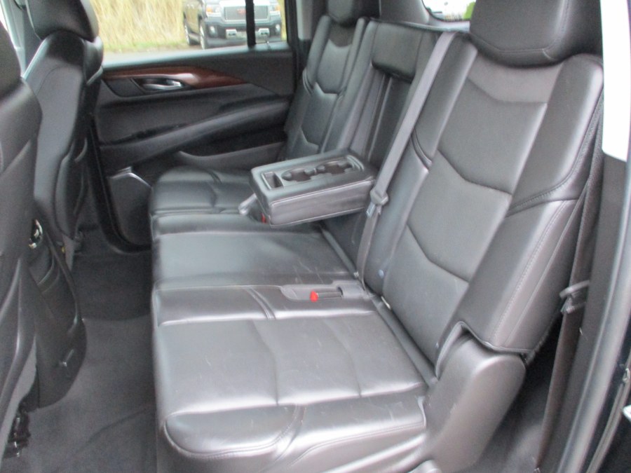 2015 Cadillac Escalade ESV 4WD 4dr Luxury, available for sale in Suffield, Connecticut | Suffield Auto LLC. Suffield, Connecticut 2015 Cadillac Escalade ESV 4WD 4dr Luxury, available for sale in Suffield, Connecticut | Suffield Auto LLC. Suffield, Connecticut
