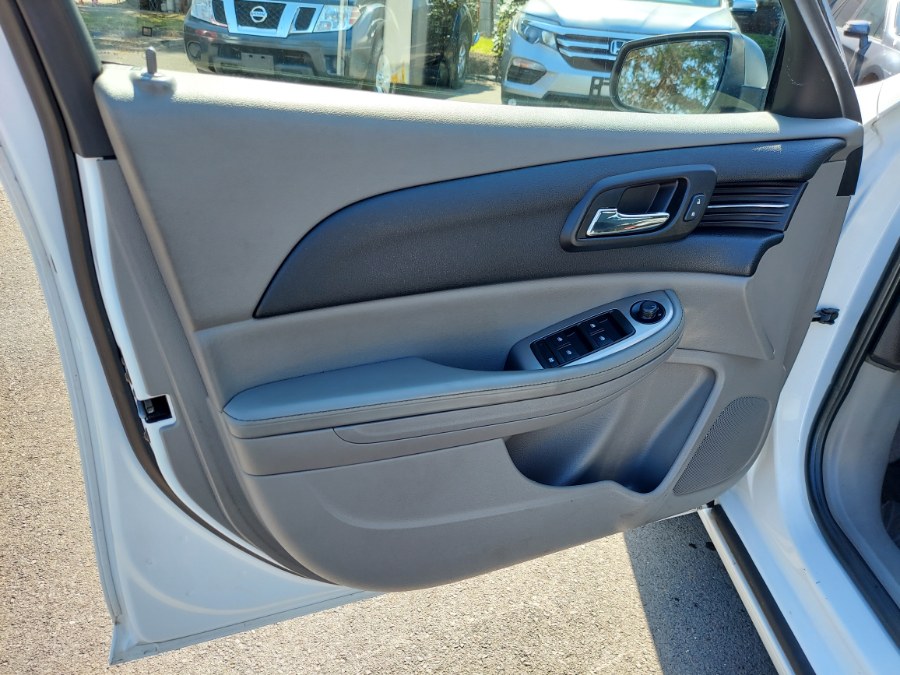 2015 Chevrolet Malibu 4dr Sdn LS w/1LS, available for sale in East Windsor, Connecticut | United Auto Sales of E Windsor, Inc. East Windsor, Connecticut 2015 Chevrolet Malibu 4dr Sdn LS w/1LS, available for sale in East Windsor, Connecticut | United Auto Sales of E Windsor, Inc. East Windsor, Connecticut
