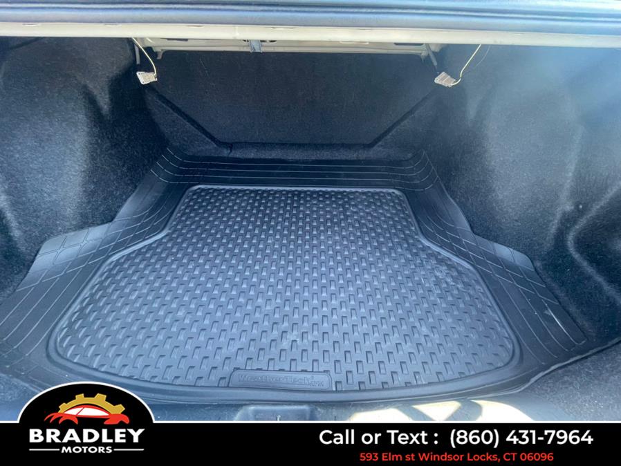 2009 Honda Civic LX, available for sale in Windsor Locks, Connecticut | Bradley Motors Inc. Windsor Locks, Connecticut 2009 Honda Civic LX, available for sale in Windsor Locks, Connecticut | Bradley Motors Inc. Windsor Locks, Connecticut