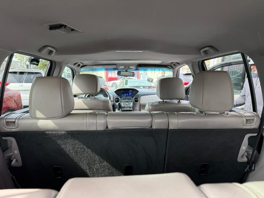 2012 Honda Pilot 4WD 4dr EX-L, available for sale in Bridgeport, Connecticut | CT Auto. Bridgeport, Connecticut 2012 Honda Pilot 4WD 4dr EX-L, available for sale in Bridgeport, Connecticut | CT Auto. Bridgeport, Connecticut
