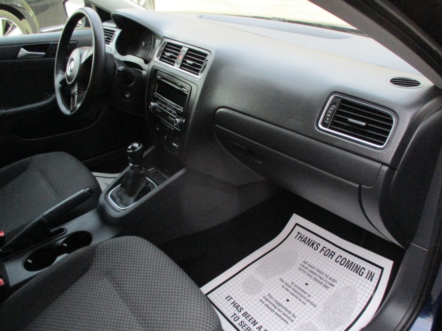 2014 Volkswagen Jetta Sedan 4dr Man S, available for sale in Meriden, Connecticut | Cos Central Auto. Meriden, Connecticut 2014 Volkswagen Jetta Sedan 4dr Man S, available for sale in Meriden, Connecticut | Cos Central Auto. Meriden, Connecticut