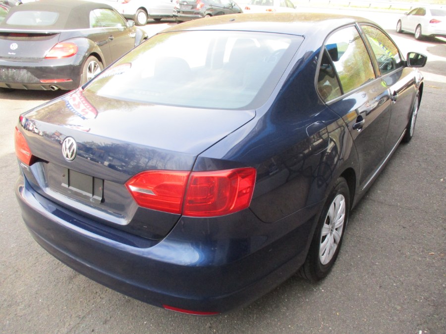 2014 Volkswagen Jetta Sedan 4dr Man S, available for sale in Meriden, Connecticut | Cos Central Auto. Meriden, Connecticut 2014 Volkswagen Jetta Sedan 4dr Man S, available for sale in Meriden, Connecticut | Cos Central Auto. Meriden, Connecticut