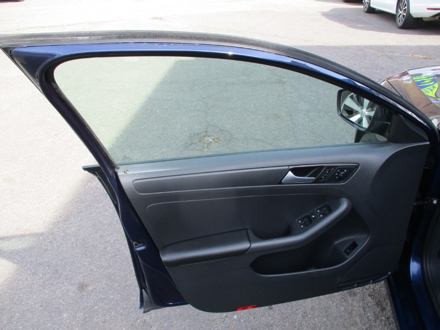 2014 Volkswagen Jetta Sedan 4dr Man S, available for sale in Meriden, Connecticut | Cos Central Auto. Meriden, Connecticut 2014 Volkswagen Jetta Sedan 4dr Man S, available for sale in Meriden, Connecticut | Cos Central Auto. Meriden, Connecticut