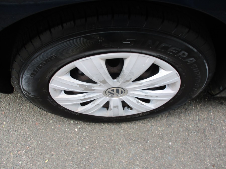 2014 Volkswagen Jetta Sedan 4dr Man S, available for sale in Meriden, Connecticut | Cos Central Auto. Meriden, Connecticut 2014 Volkswagen Jetta Sedan 4dr Man S, available for sale in Meriden, Connecticut | Cos Central Auto. Meriden, Connecticut