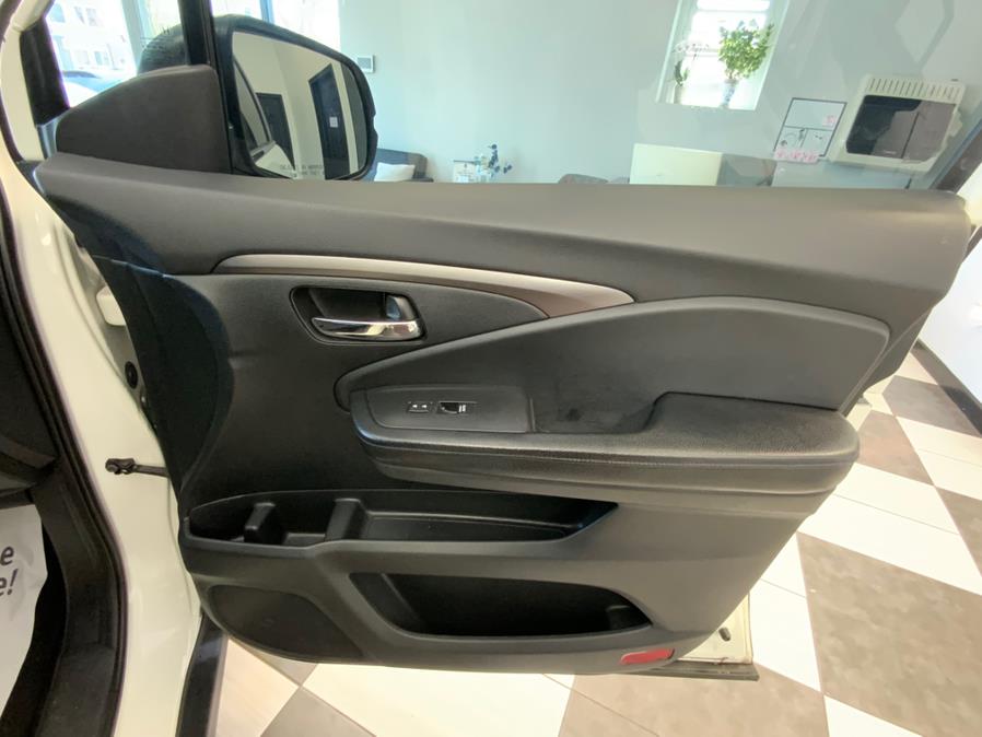2017 Honda Pilot EX-L AWD, available for sale in Hartford, Connecticut | Franklin Motors Auto Sales LLC. Hartford, Connecticut 2017 Honda Pilot EX-L AWD, available for sale in Hartford, Connecticut | Franklin Motors Auto Sales LLC. Hartford, Connecticut