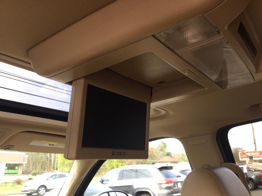 2014 Chevrolet Suburban 4WD 4dr LTZ, available for sale in Plantsville, Connecticut | L&S Automotive LLC. Plantsville, Connecticut 2014 Chevrolet Suburban 4WD 4dr LTZ, available for sale in Plantsville, Connecticut | L&S Automotive LLC. Plantsville, Connecticut