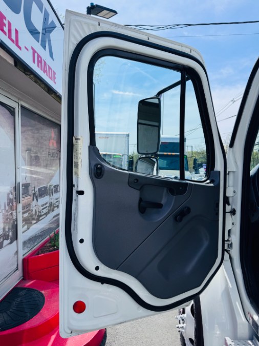 2016 Freightliner M2 106 26 FEET DRY BOX + CUMMINS ENGINE + NO CDL, available for sale in South Amboy, New Jersey | NJ Truck Spot. South Amboy, New Jersey 2016 Freightliner M2 106 26 FEET DRY BOX + CUMMINS ENGINE + NO CDL, available for sale in South Amboy, New Jersey | NJ Truck Spot. South Amboy, New Jersey