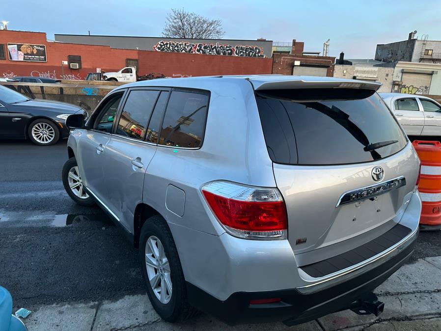 2013 Toyota Highlander 4WD 4dr V6 (Natl), available for sale in Brooklyn, New York | Brooklyn Auto Mall LLC. Brooklyn, New York 2013 Toyota Highlander 4WD 4dr V6 (Natl), available for sale in Brooklyn, New York | Brooklyn Auto Mall LLC. Brooklyn, New York