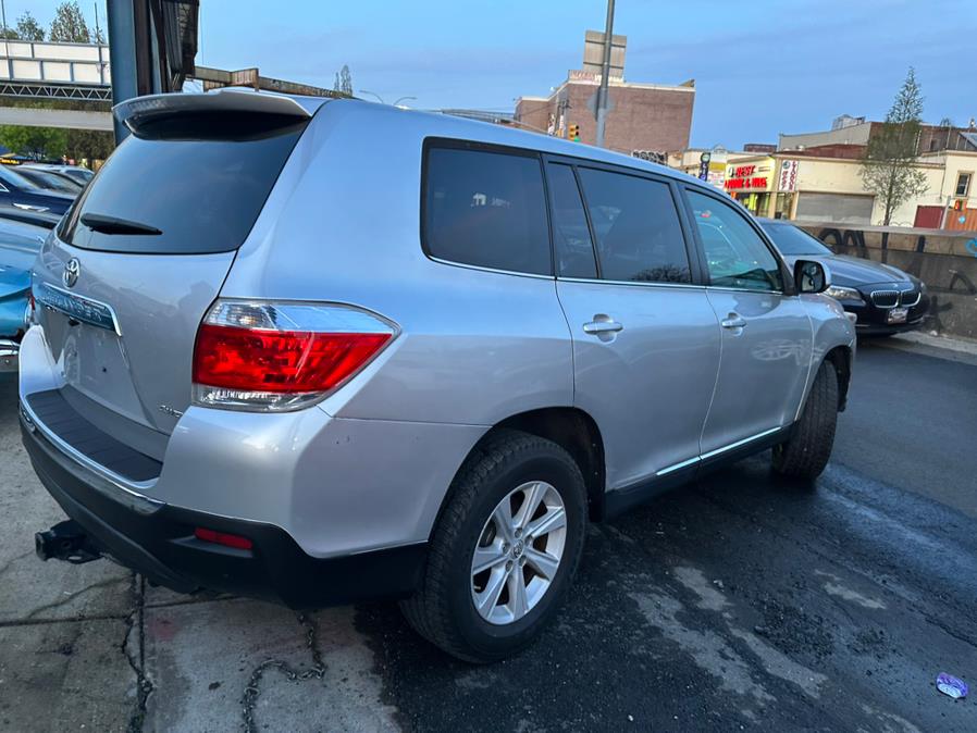 2013 Toyota Highlander 4WD 4dr V6 (Natl), available for sale in Brooklyn, New York | Brooklyn Auto Mall LLC. Brooklyn, New York 2013 Toyota Highlander 4WD 4dr V6 (Natl), available for sale in Brooklyn, New York | Brooklyn Auto Mall LLC. Brooklyn, New York