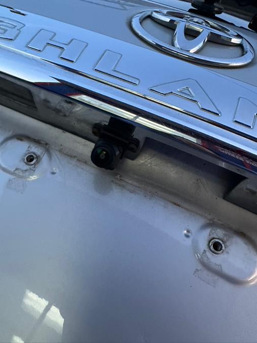 2013 Toyota Highlander 4WD 4dr V6 (Natl), available for sale in Brooklyn, New York | Brooklyn Auto Mall LLC. Brooklyn, New York 2013 Toyota Highlander 4WD 4dr V6 (Natl), available for sale in Brooklyn, New York | Brooklyn Auto Mall LLC. Brooklyn, New York