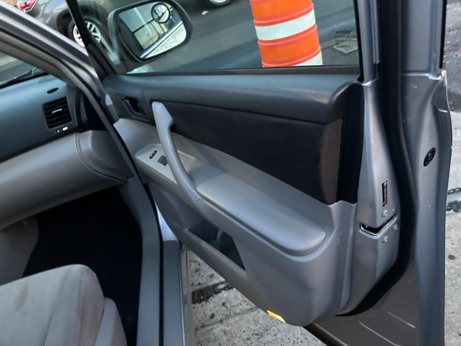 2013 Toyota Highlander 4WD 4dr V6 (Natl), available for sale in Brooklyn, New York | Brooklyn Auto Mall LLC. Brooklyn, New York 2013 Toyota Highlander 4WD 4dr V6 (Natl), available for sale in Brooklyn, New York | Brooklyn Auto Mall LLC. Brooklyn, New York