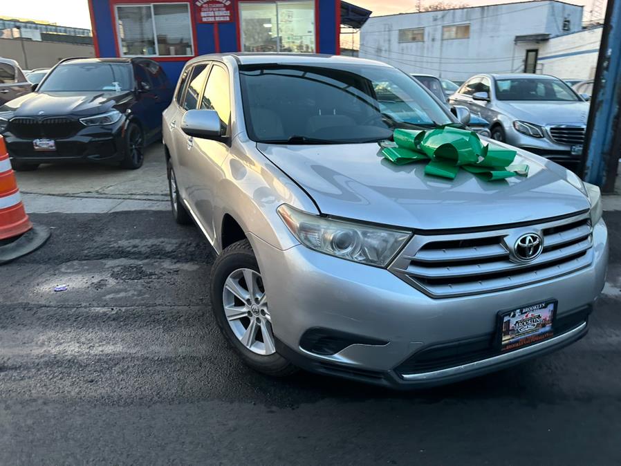 2013 Toyota Highlander 4WD 4dr V6 (Natl), available for sale in Brooklyn, New York | Brooklyn Auto Mall LLC. Brooklyn, New York 2013 Toyota Highlander 4WD 4dr V6 (Natl), available for sale in Brooklyn, New York | Brooklyn Auto Mall LLC. Brooklyn, New York
