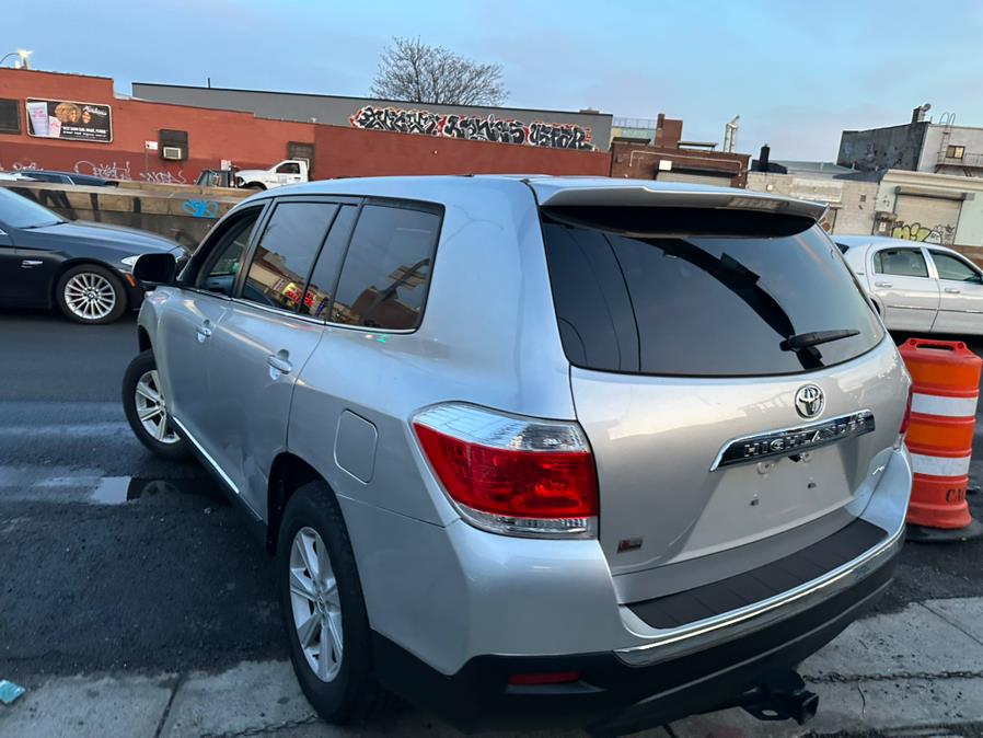 2013 Toyota Highlander 4WD 4dr V6 (Natl), available for sale in Brooklyn, New York | Brooklyn Auto Mall LLC. Brooklyn, New York 2013 Toyota Highlander 4WD 4dr V6 (Natl), available for sale in Brooklyn, New York | Brooklyn Auto Mall LLC. Brooklyn, New York