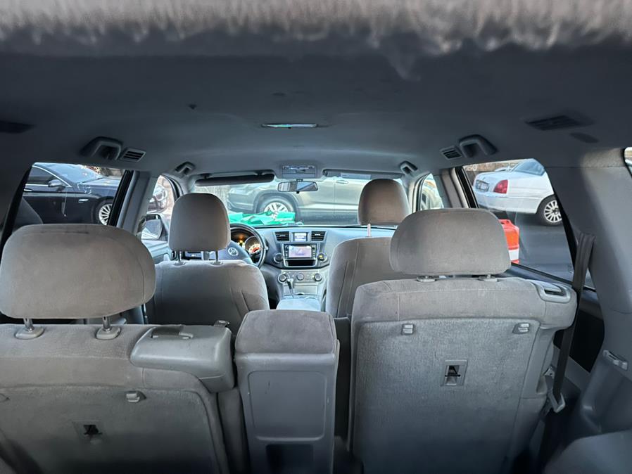 2013 Toyota Highlander 4WD 4dr V6 (Natl), available for sale in Brooklyn, New York | Brooklyn Auto Mall LLC. Brooklyn, New York 2013 Toyota Highlander 4WD 4dr V6 (Natl), available for sale in Brooklyn, New York | Brooklyn Auto Mall LLC. Brooklyn, New York