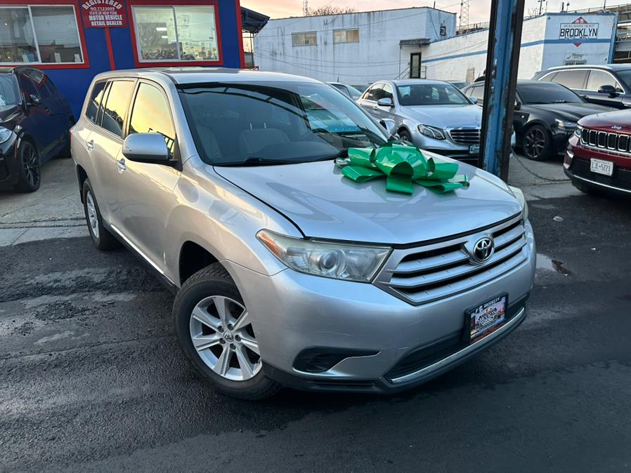 2013 Toyota Highlander 4WD 4dr V6 (Natl), available for sale in Brooklyn, New York | Brooklyn Auto Mall LLC. Brooklyn, New York 2013 Toyota Highlander 4WD 4dr V6 (Natl), available for sale in Brooklyn, New York | Brooklyn Auto Mall LLC. Brooklyn, New York