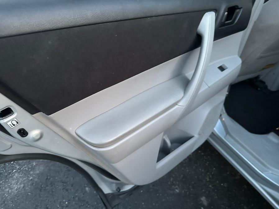 2013 Toyota Highlander 4WD 4dr V6 (Natl), available for sale in Brooklyn, New York | Brooklyn Auto Mall LLC. Brooklyn, New York 2013 Toyota Highlander 4WD 4dr V6 (Natl), available for sale in Brooklyn, New York | Brooklyn Auto Mall LLC. Brooklyn, New York