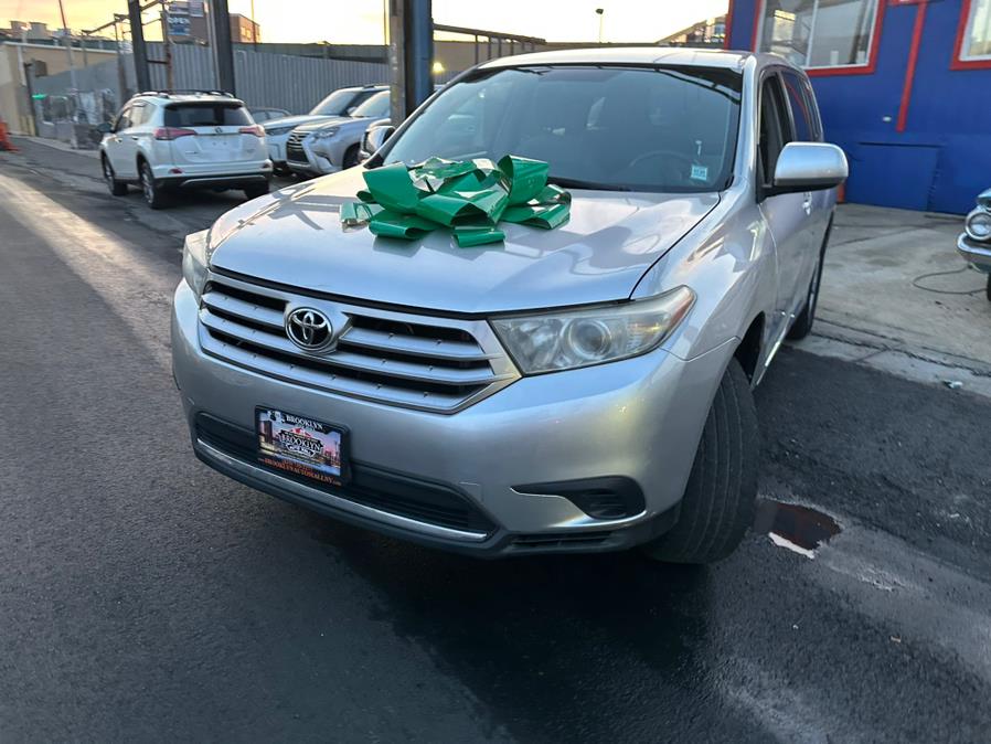 2013 Toyota Highlander 4WD 4dr V6 (Natl), available for sale in Brooklyn, New York | Brooklyn Auto Mall LLC. Brooklyn, New York 2013 Toyota Highlander 4WD 4dr V6 (Natl), available for sale in Brooklyn, New York | Brooklyn Auto Mall LLC. Brooklyn, New York
